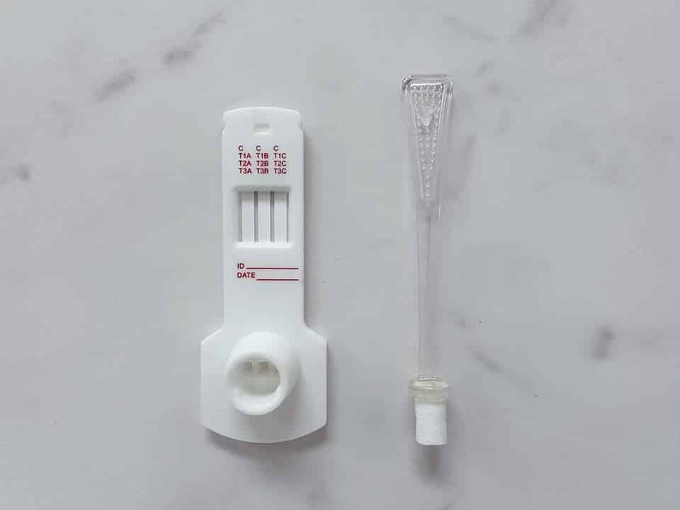 Test multi-drogas en orina con recipiente, temporizador, termómetro
