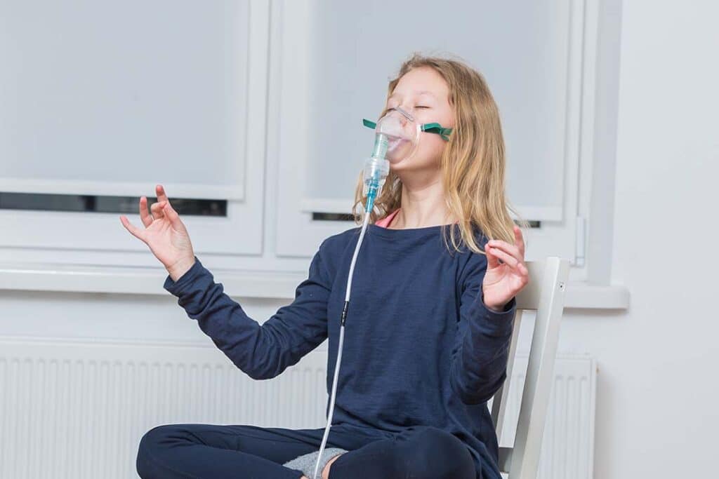 Oxígeno concentrado enlatado con mascarilla para inhalaciones